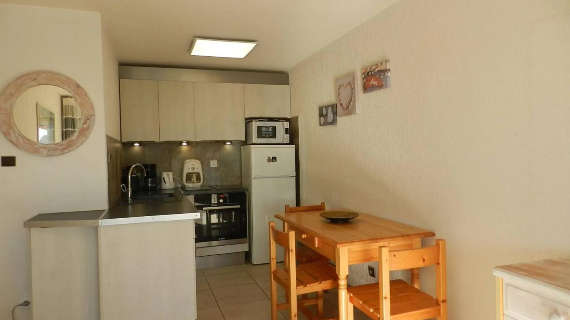 Location T2 Climatise, Proche Plage, Parking Privatif A Bormes-Les-Mimosas - Fr-1-251-747