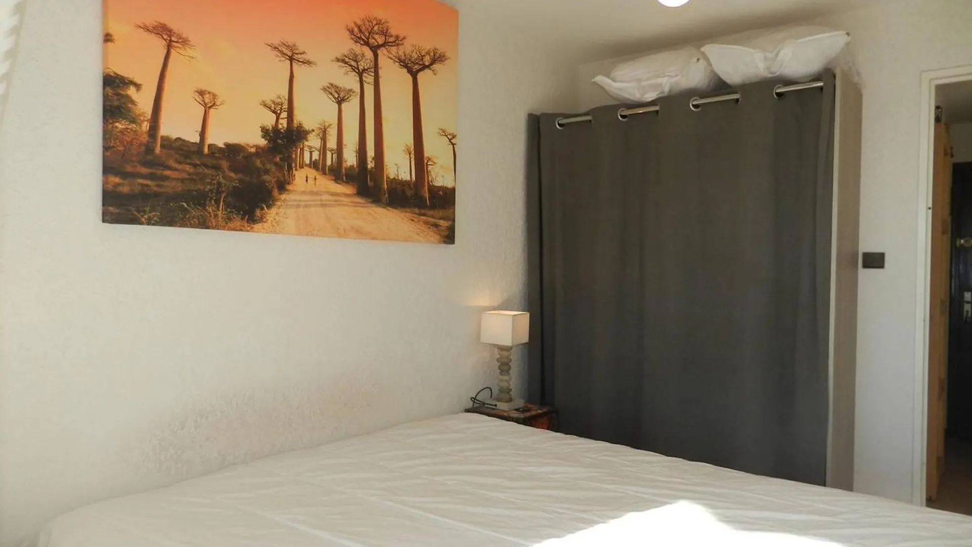 Location T2 Climatise, Proche Plage, Parking Privatif A Bormes-Les-Mimosas - Fr-1-251-747