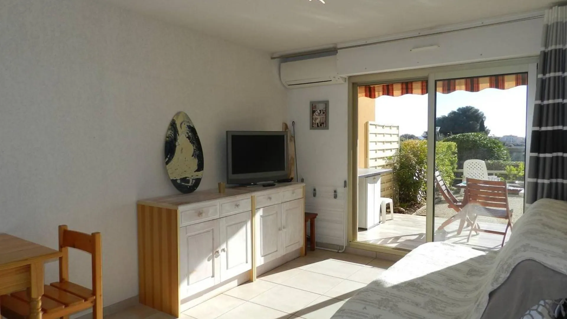 Location T2 Climatise, Proche Plage, Parking Privatif A Bormes-Les-Mimosas - Fr-1-251-747 0*,