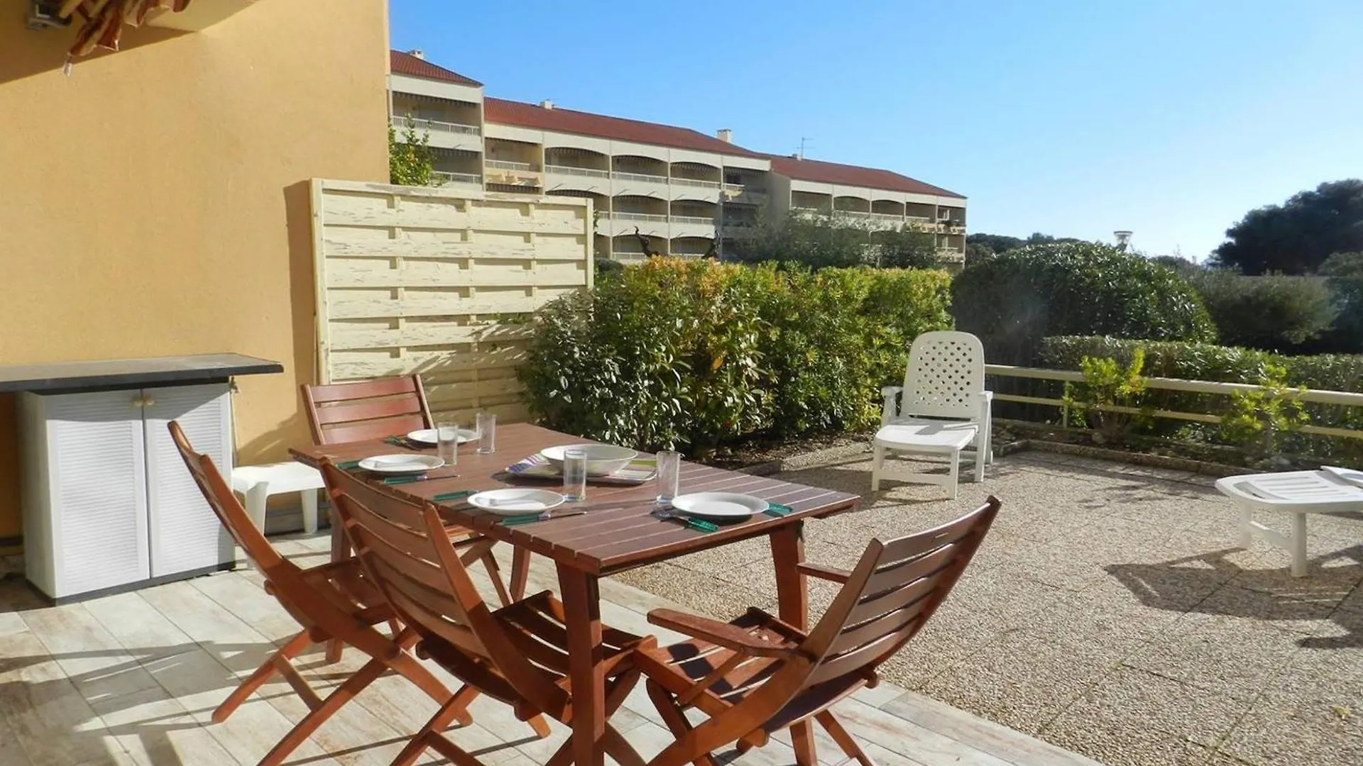 Location T2 Climatise, Proche Plage, Parking Privatif A Bormes-Les-Mimosas - Fr-1-251-747