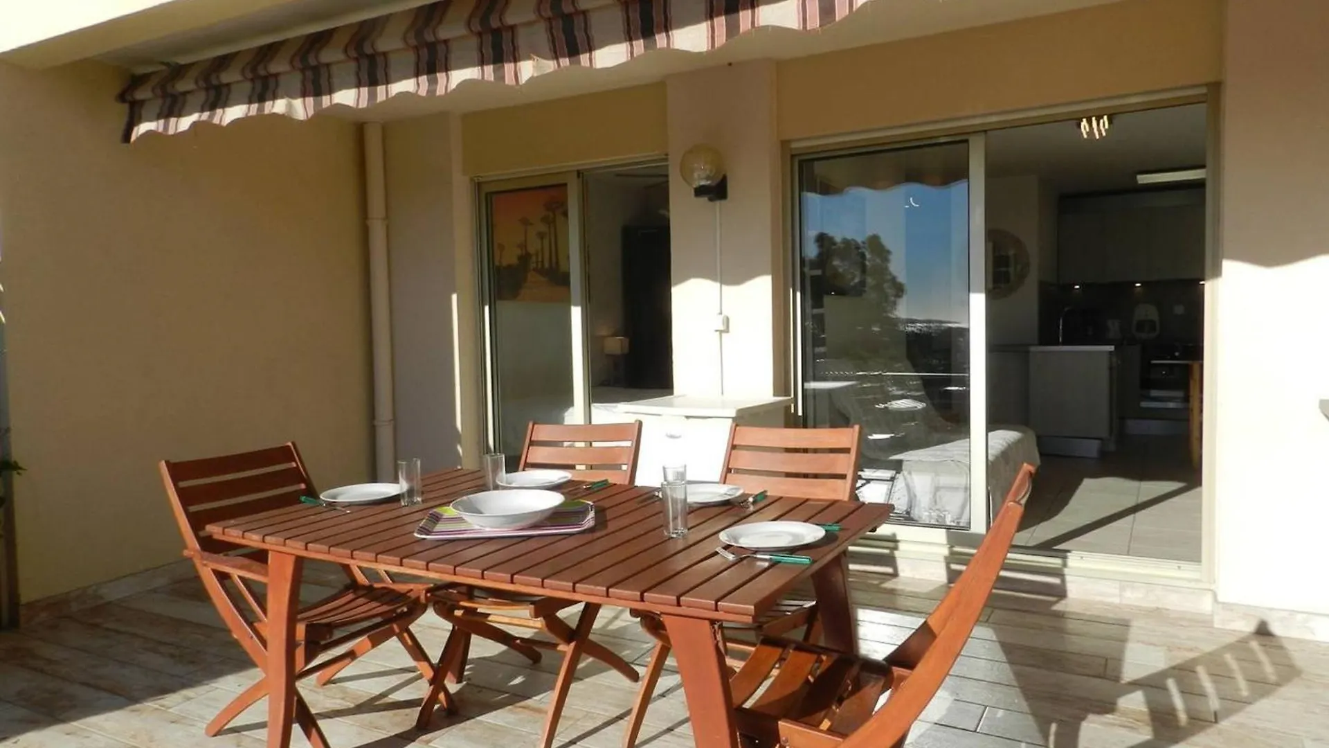 Apartment Location T2 Climatise, Proche Plage, Parking Privatif A Bormes-Les-Mimosas - Fr-1-251-747