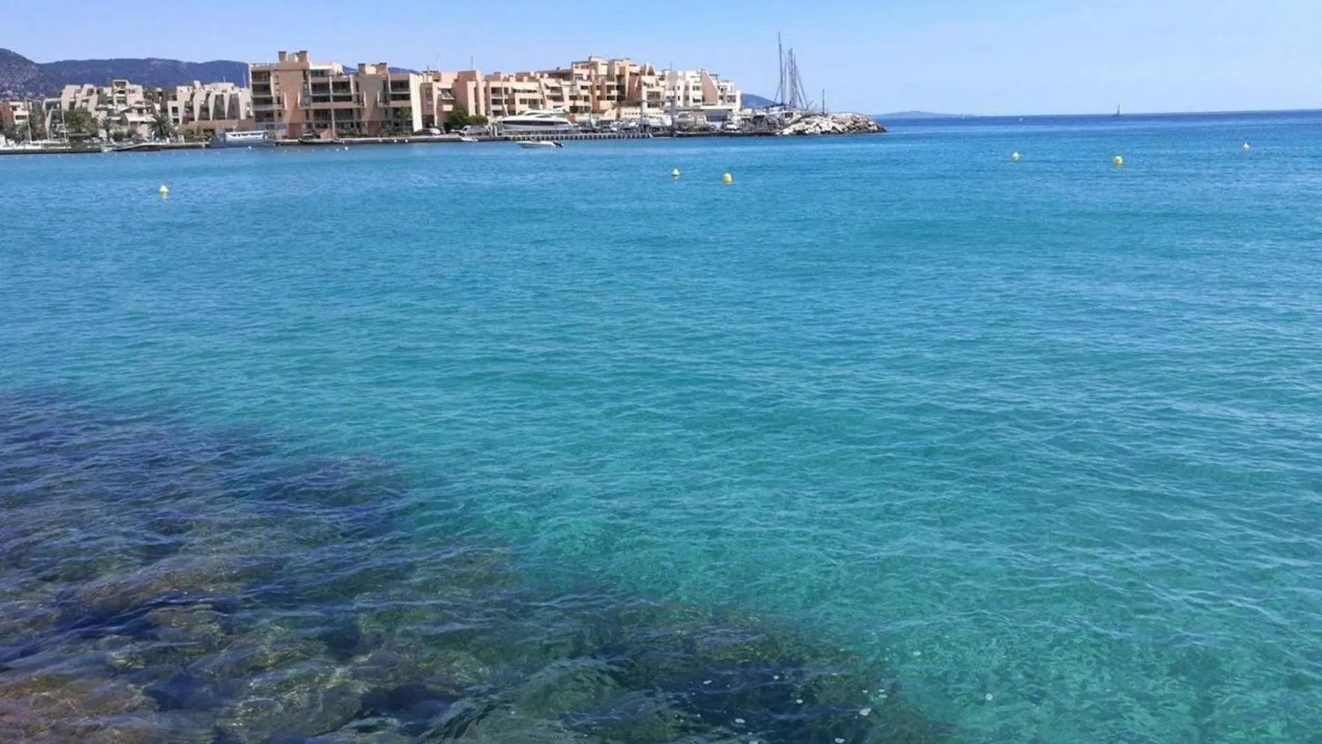 Apartment Location T2 Climatise, Proche Plage, Parking Privatif A Bormes-Les-Mimosas - Fr-1-251-747